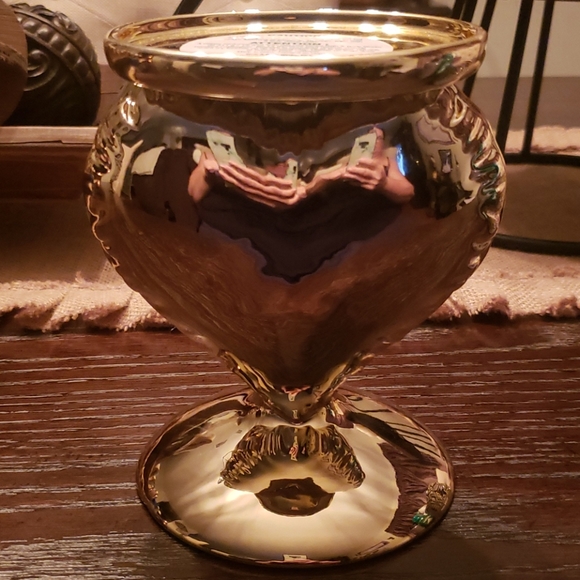 NWT Bath and Body Works Heart Candle Stand